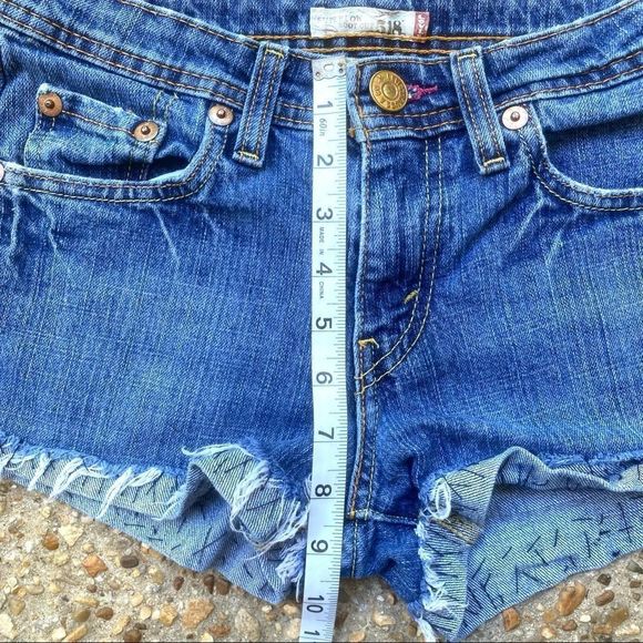 Levi’s 518 Superlow Cutoff Handmade Jean Shorts 5 - Picture 9 of 9